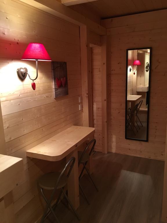 Relais Mont Jura Adults Only Bed & Breakfast Lelex Ruang foto